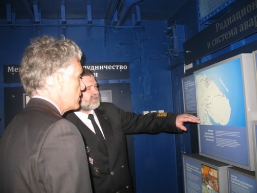 Фото к Мурманский инфоцентр по атомной энергии посетил консул США в Санкт-Петербурге