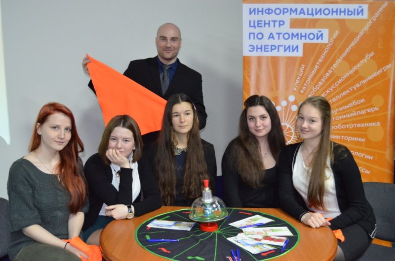 Фото к Сегодня «Играют только девушки».