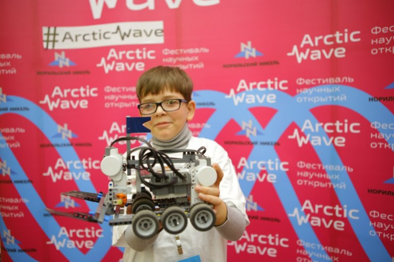 Фото к Информационный центр поймал волну Фестиваля научных открытий «Arctic Wave».